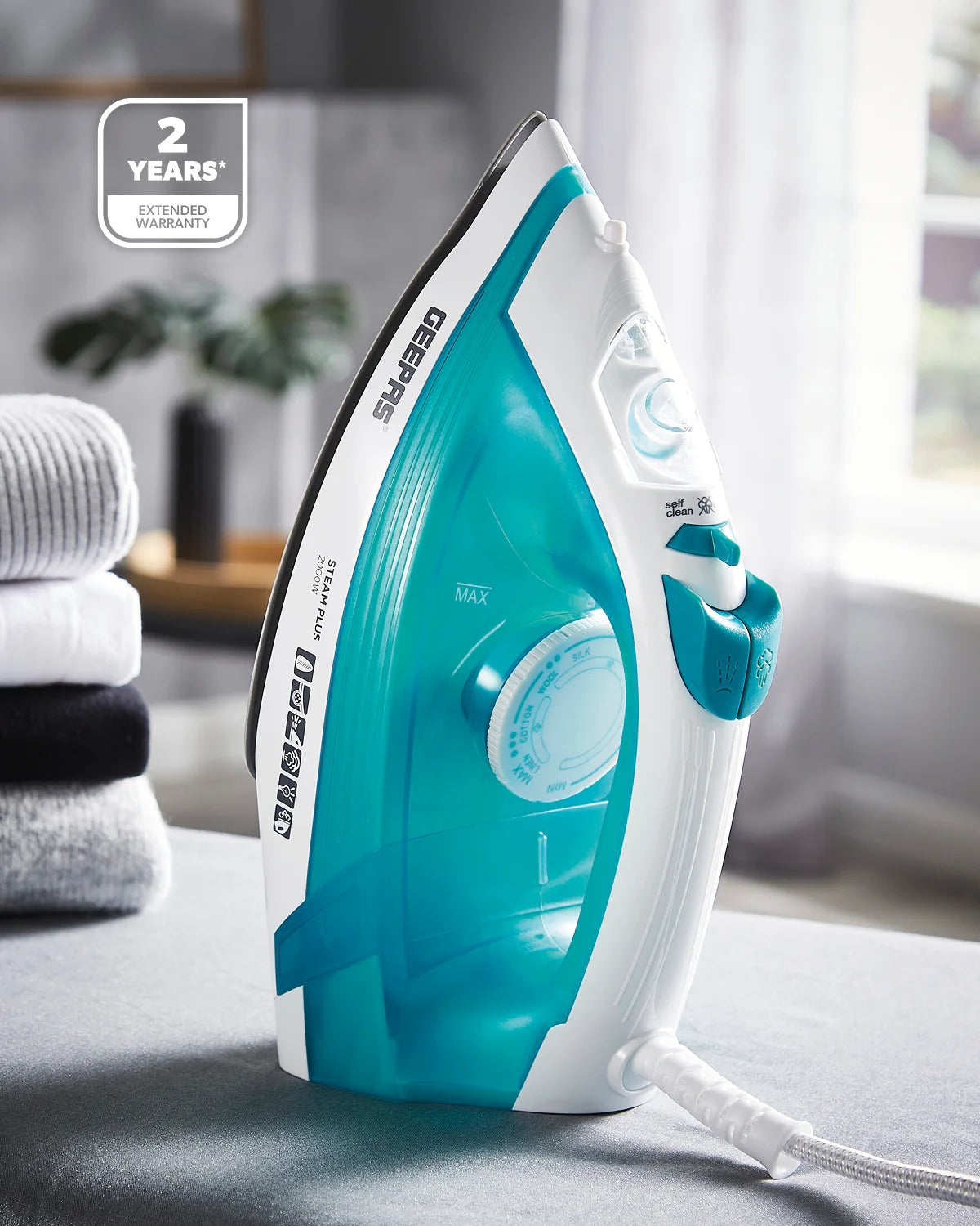 GSI24029 - 2000W Ceramic Soleplate Dry/Steam Iron 220ML